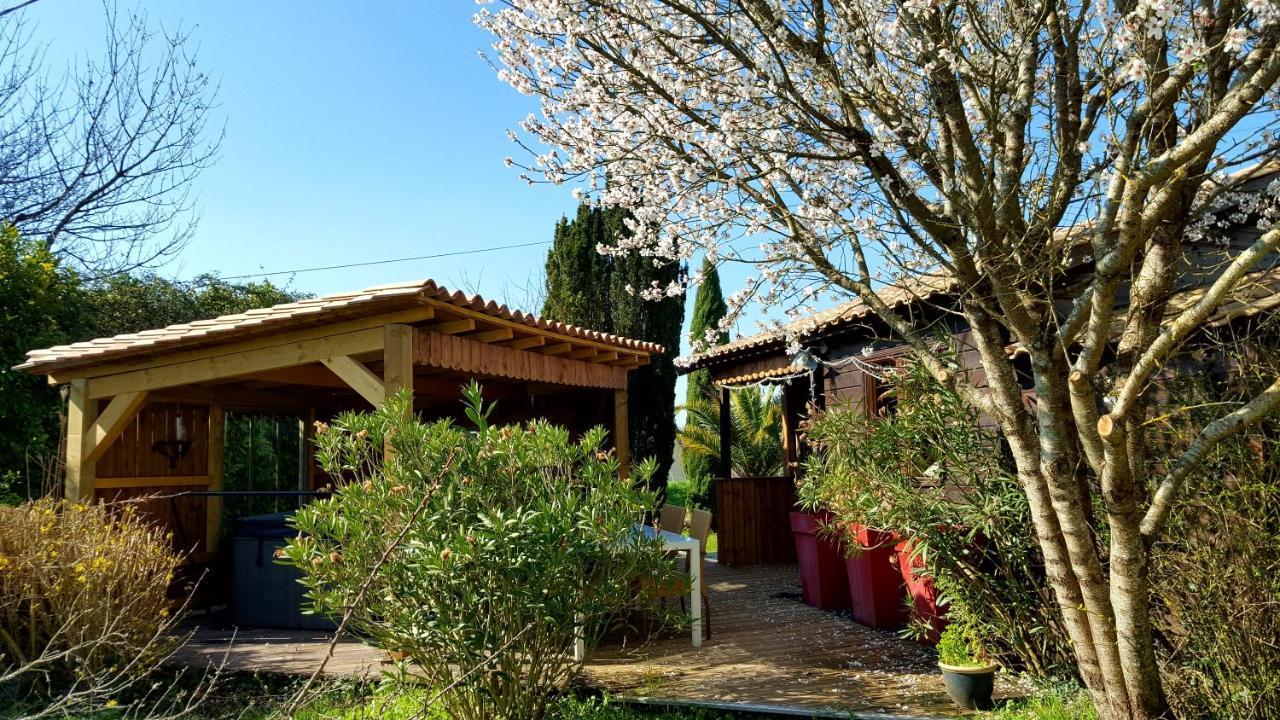 Le Bassin Du Tertre Bed and Breakfast Fronsac  Eksteriør billede