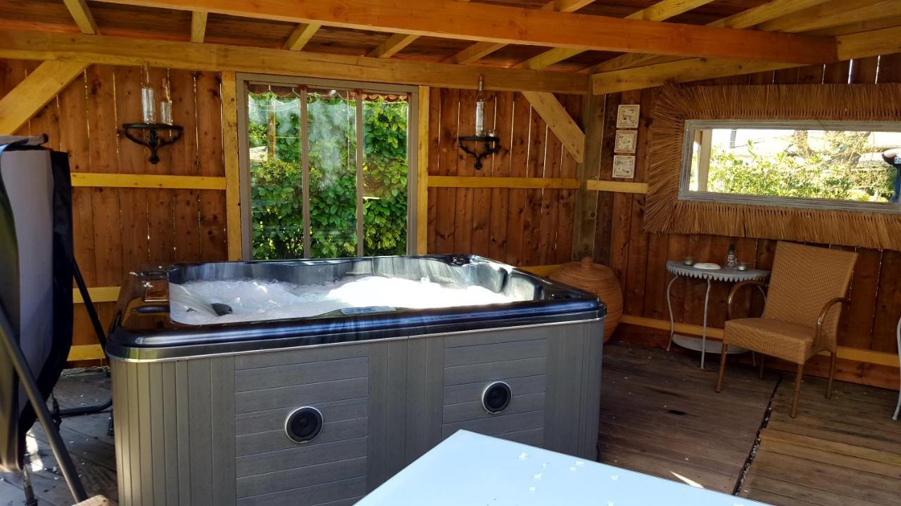 Le Bassin Du Tertre Bed and Breakfast Fronsac  Eksteriør billede