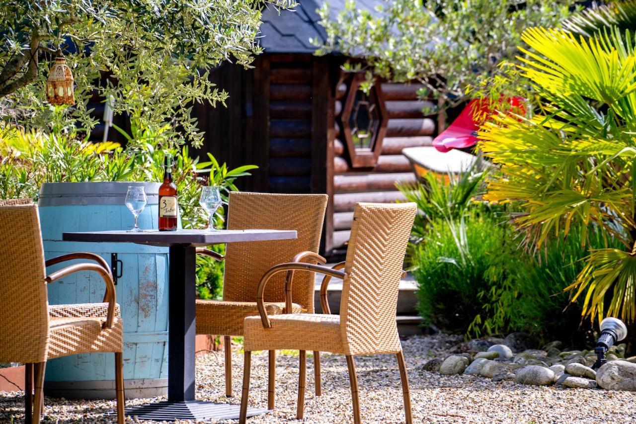 Le Bassin Du Tertre Bed and Breakfast Fronsac  Eksteriør billede